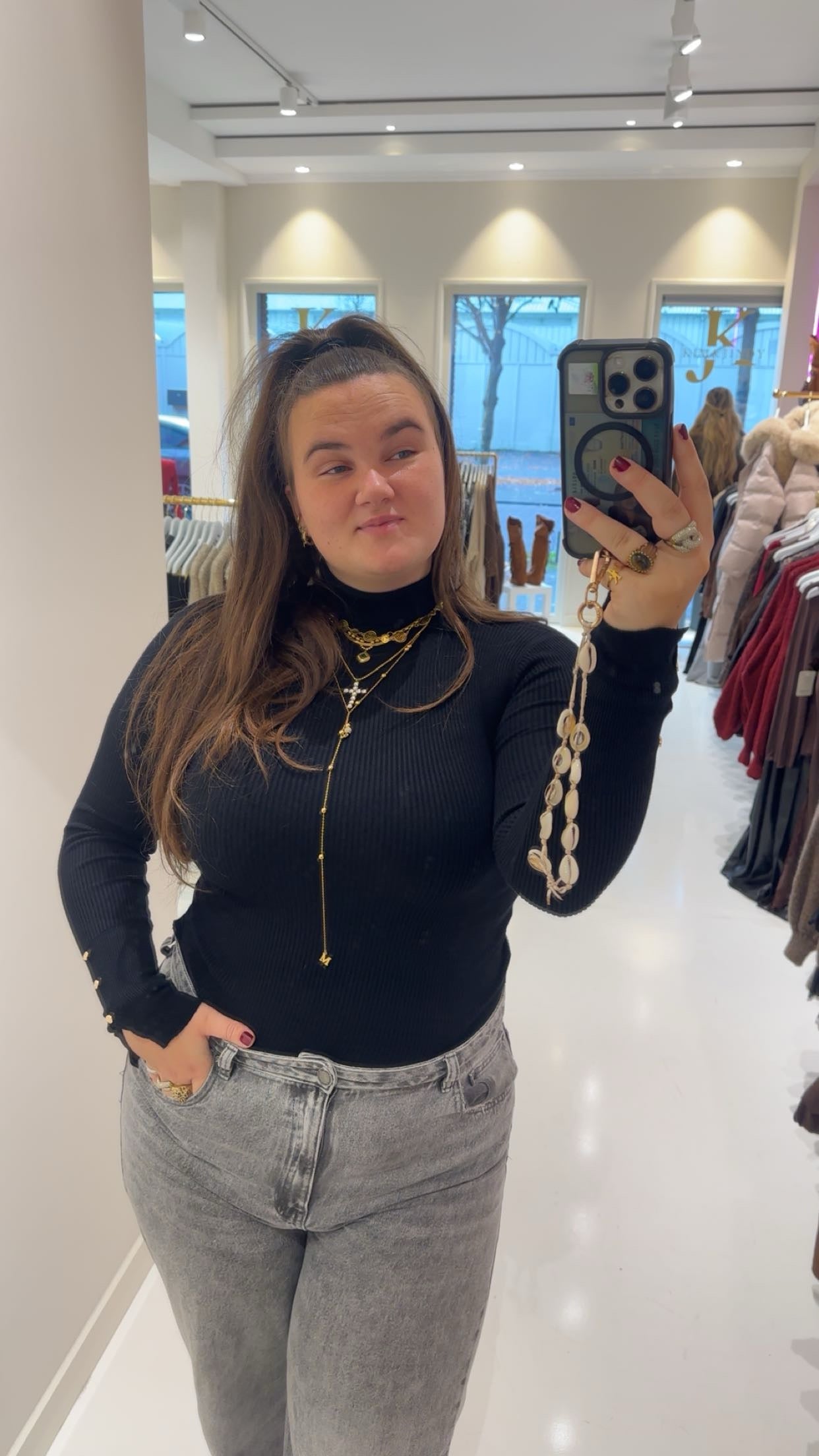 cindy col top bruin
