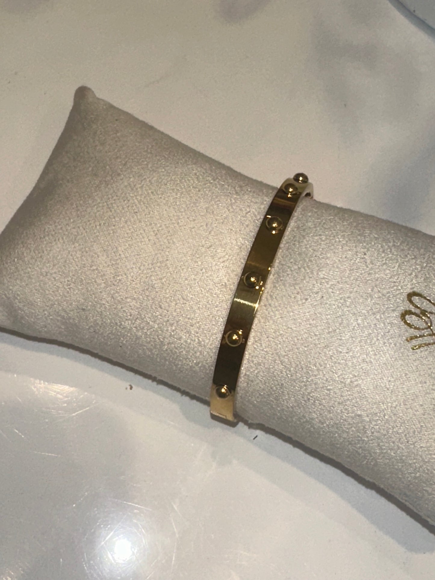 Carry bracelet