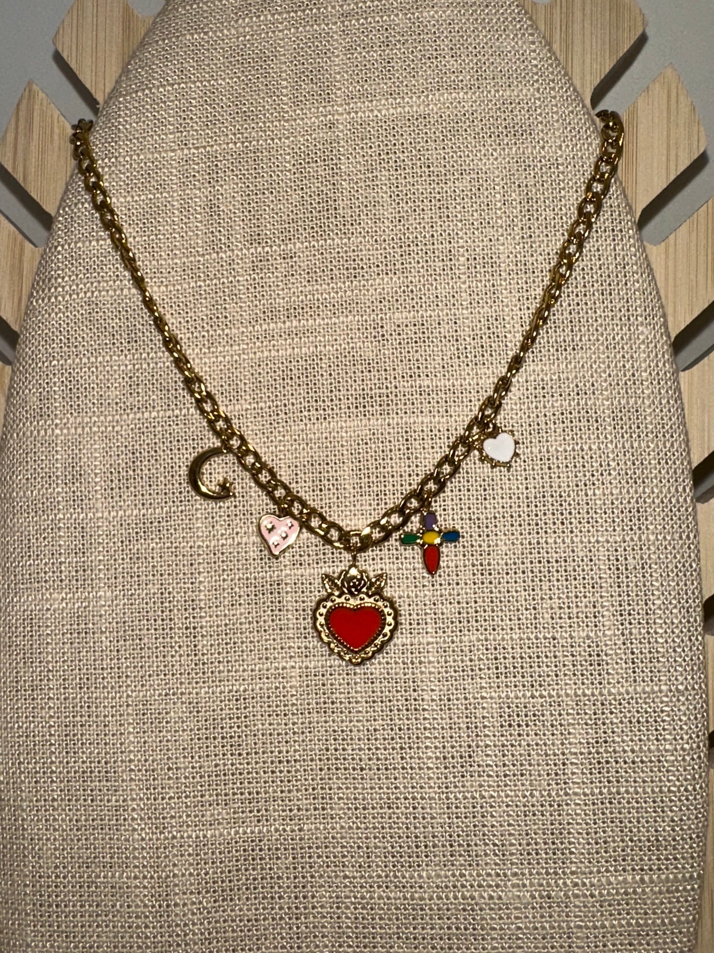 Queen of hearts necklace