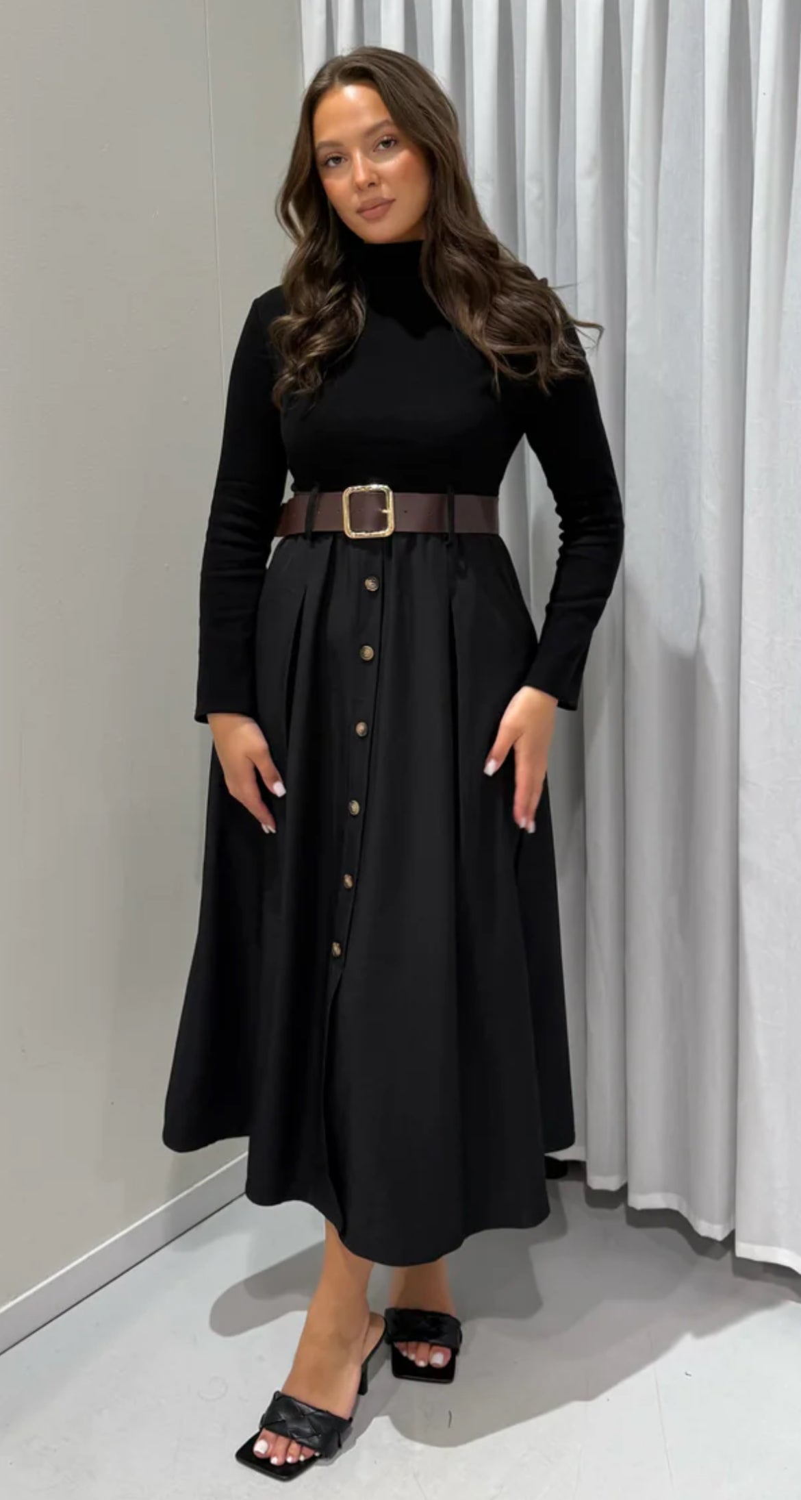 cilla dress is black