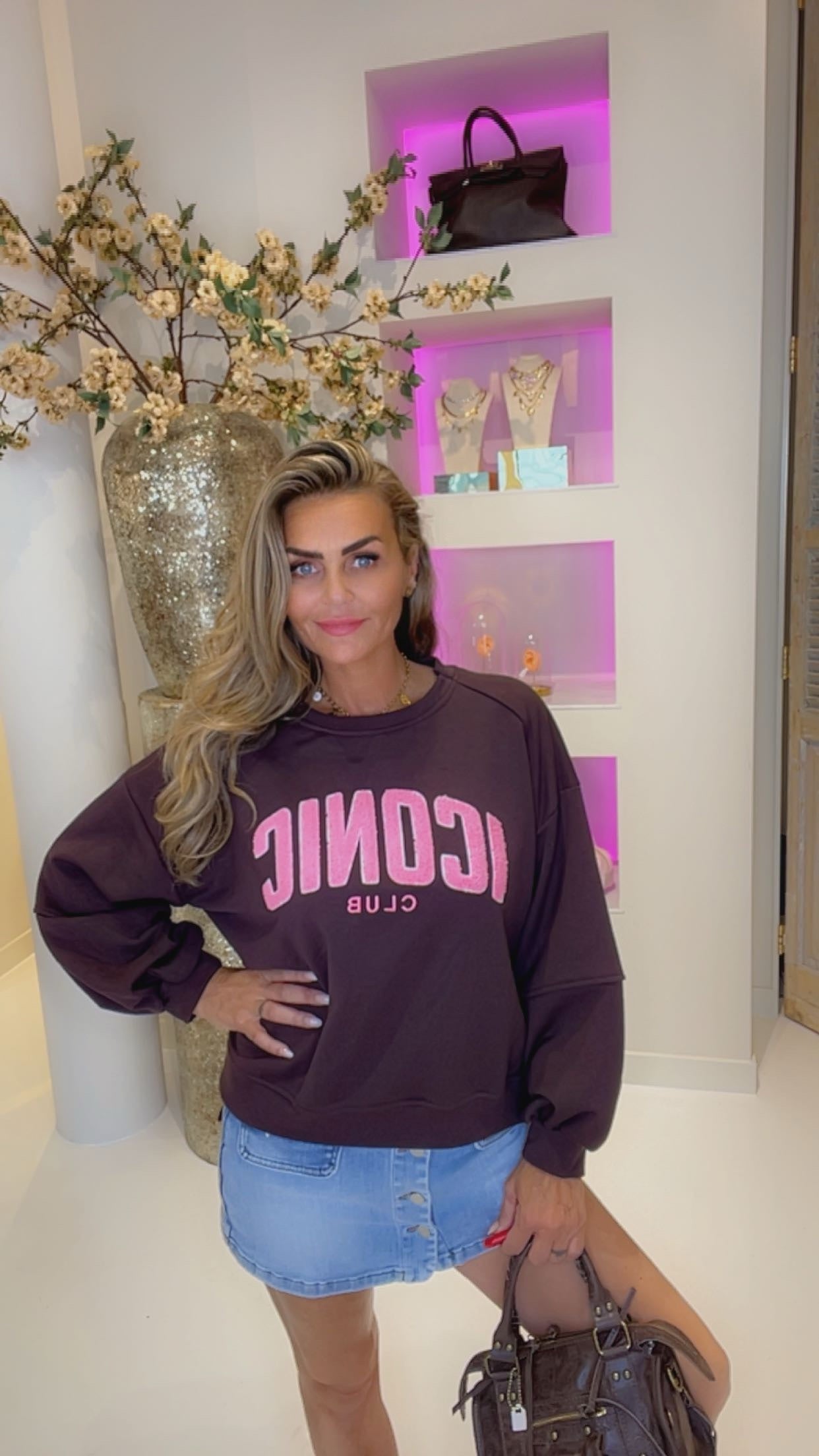 Iconic sweater bruin