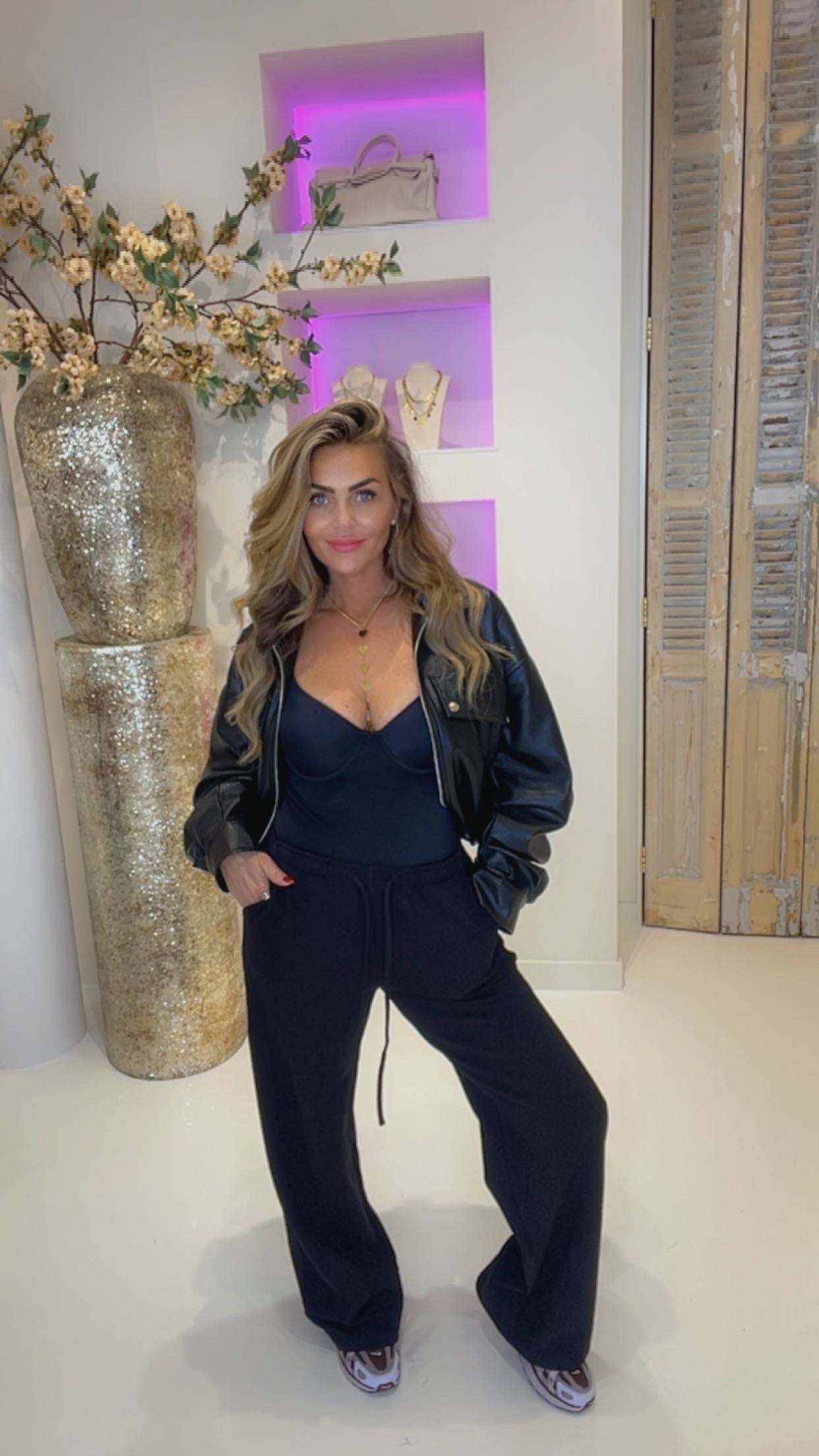 Black jogger Shirley