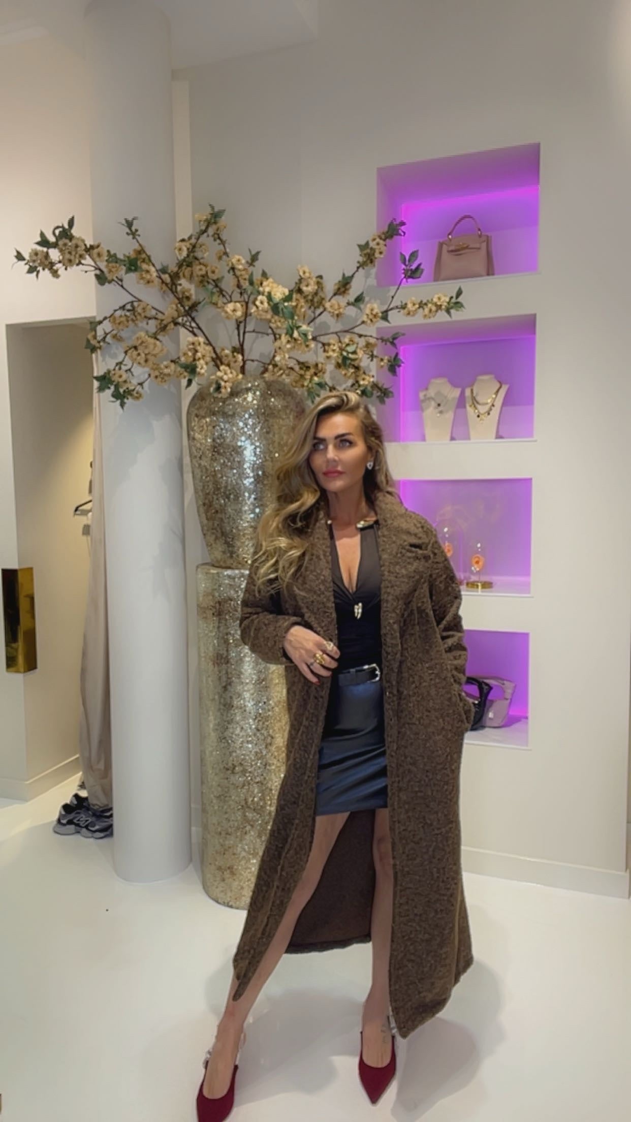trenchcoat brown