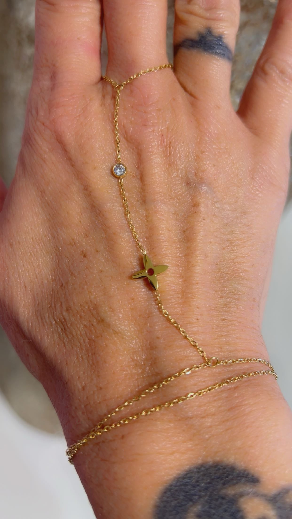 hand chain louise