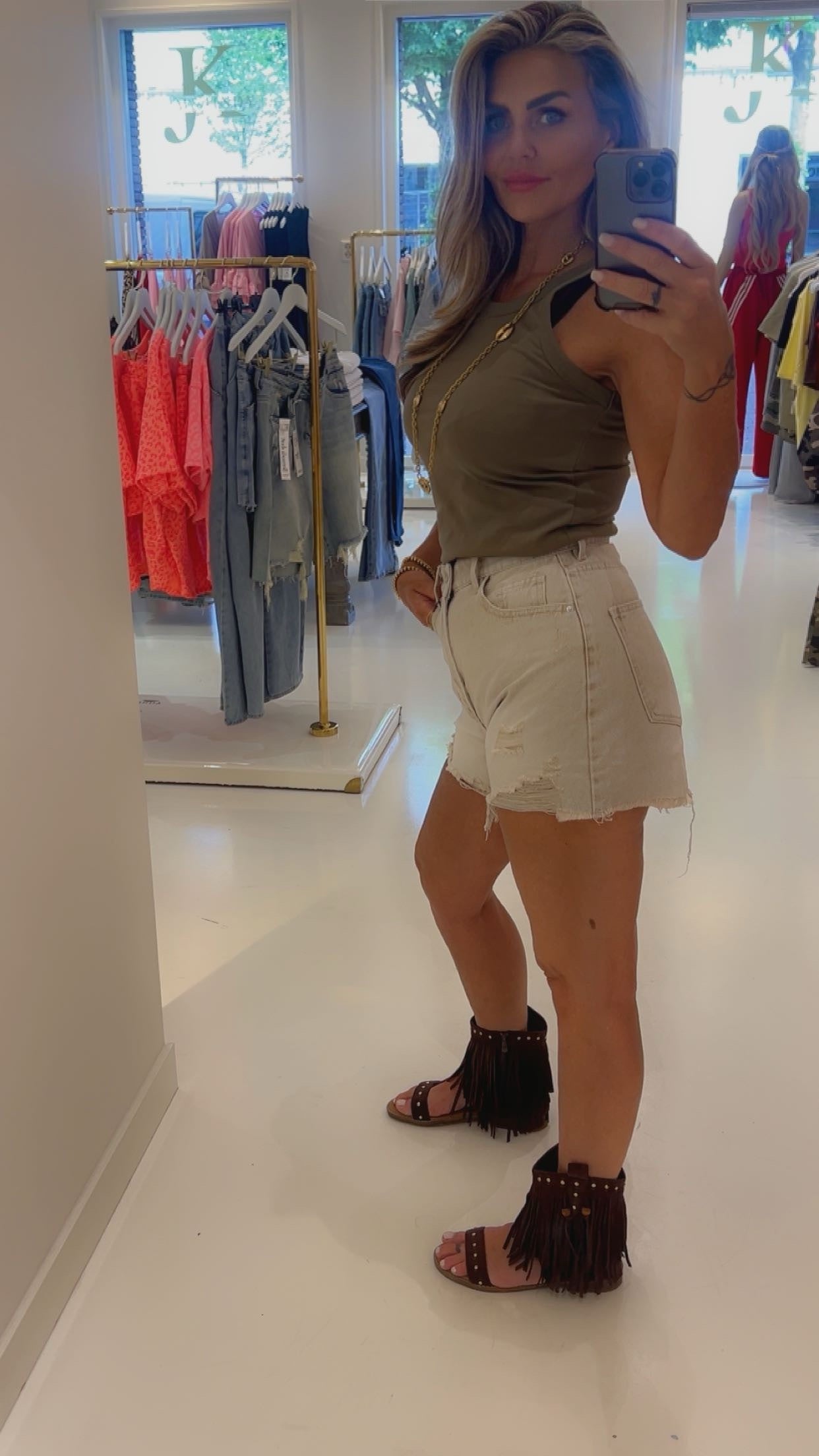 nina jeans short beige