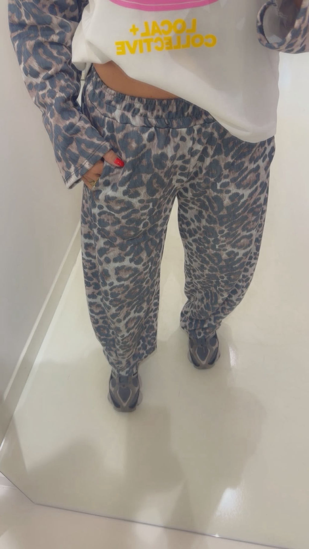 Leopard jogger