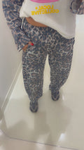 Leopard jogger