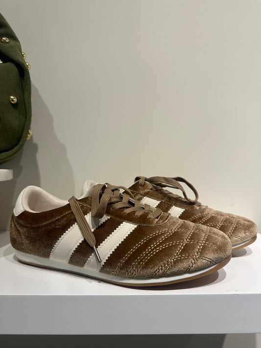 Stripe sneakers beige