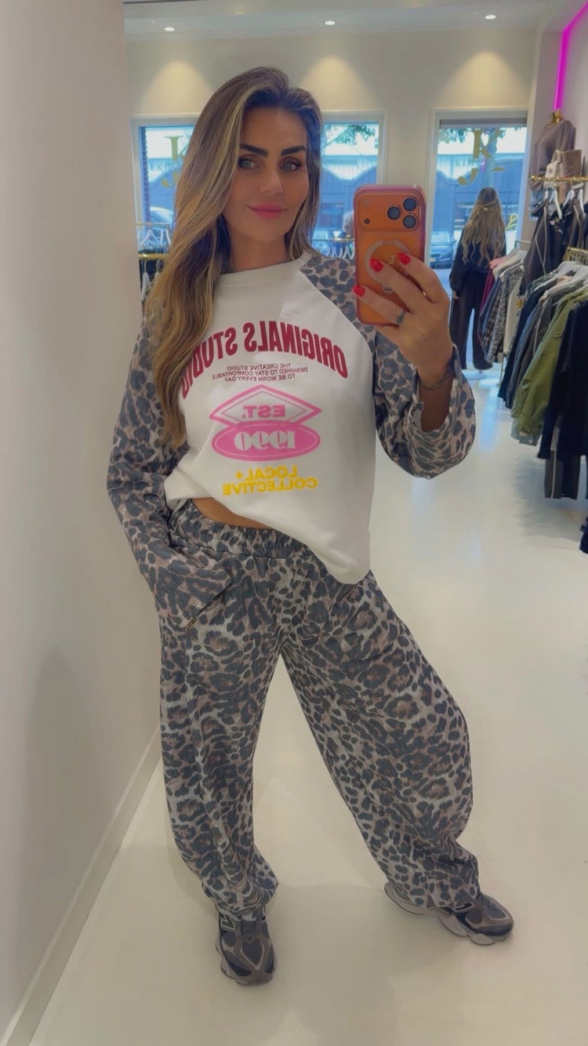 Leopard jogger
