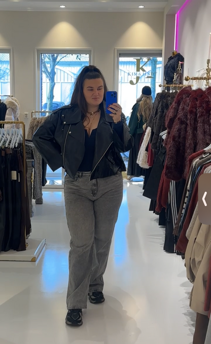 sarah black jacket laatste !!!