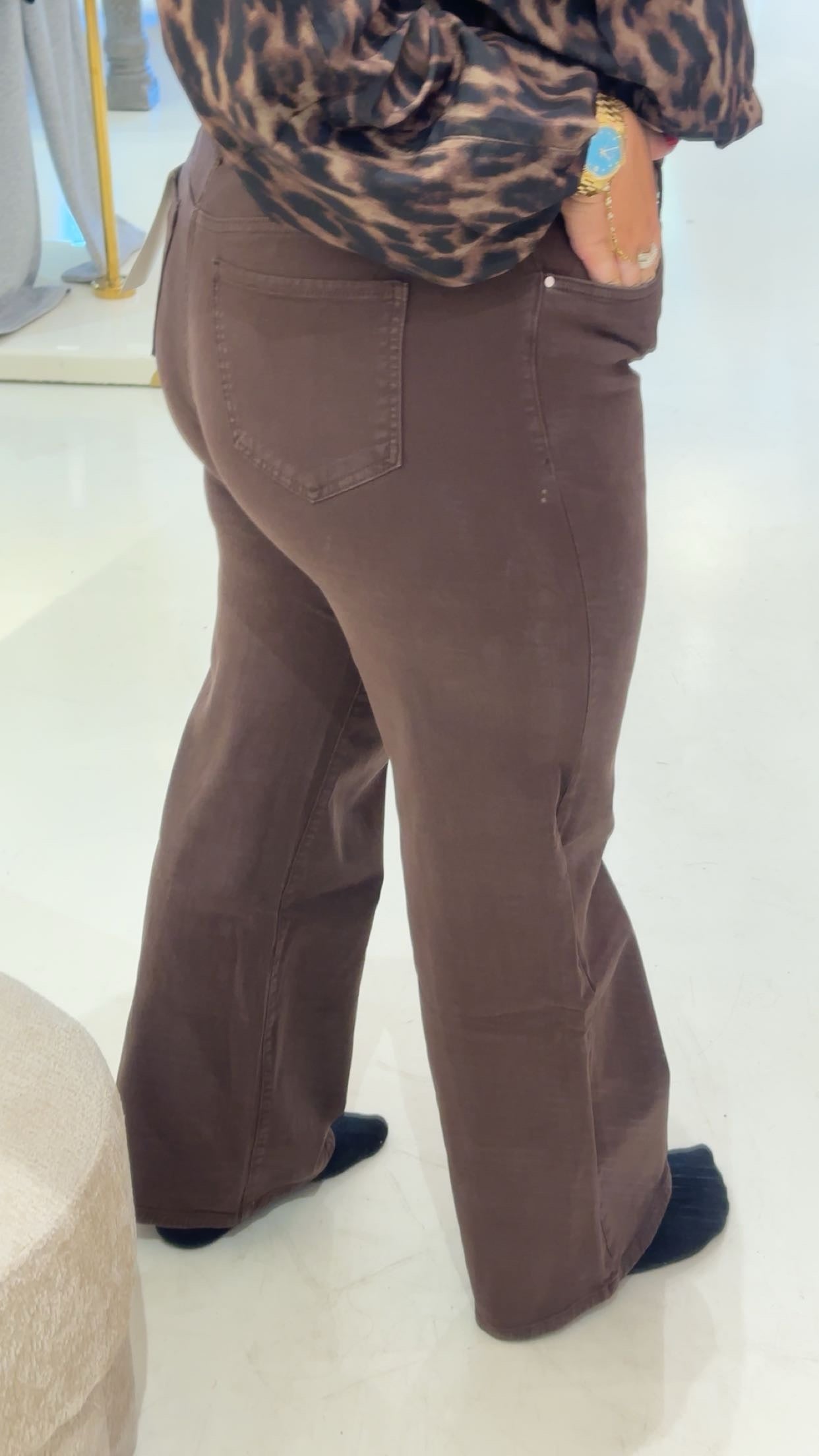 Curvy jeans bruin
