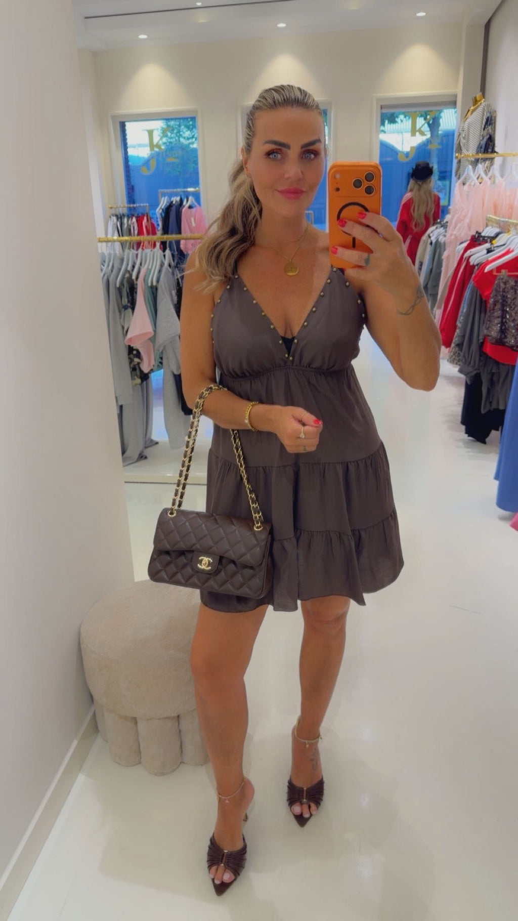 Stud dress bruin