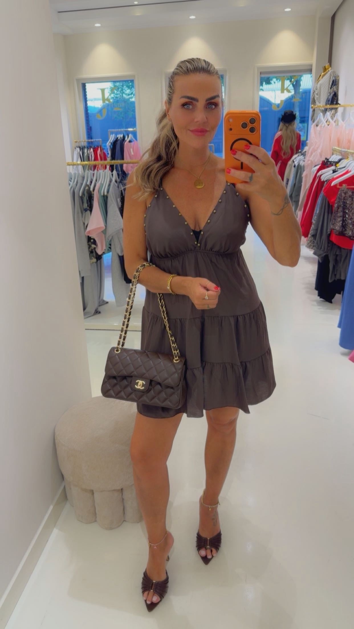 Stud dress bruin