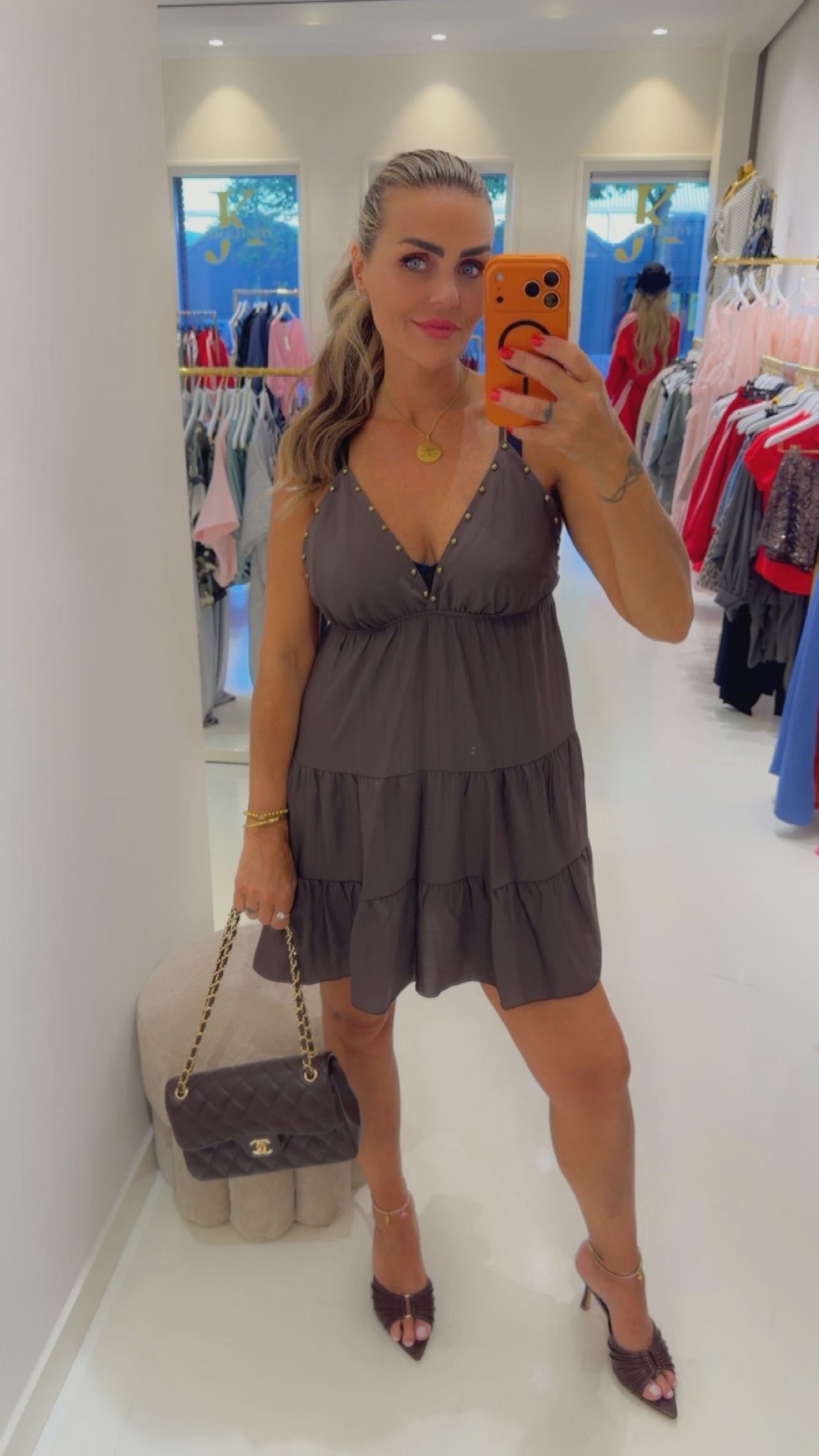 Stud dress bruin