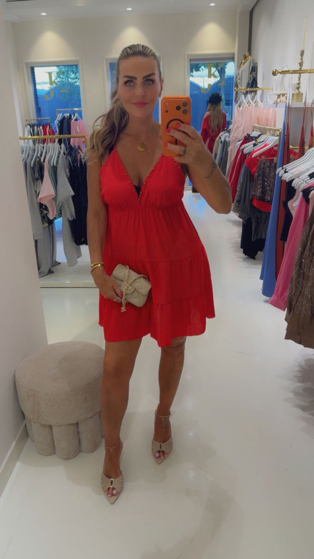 Stud dress rood