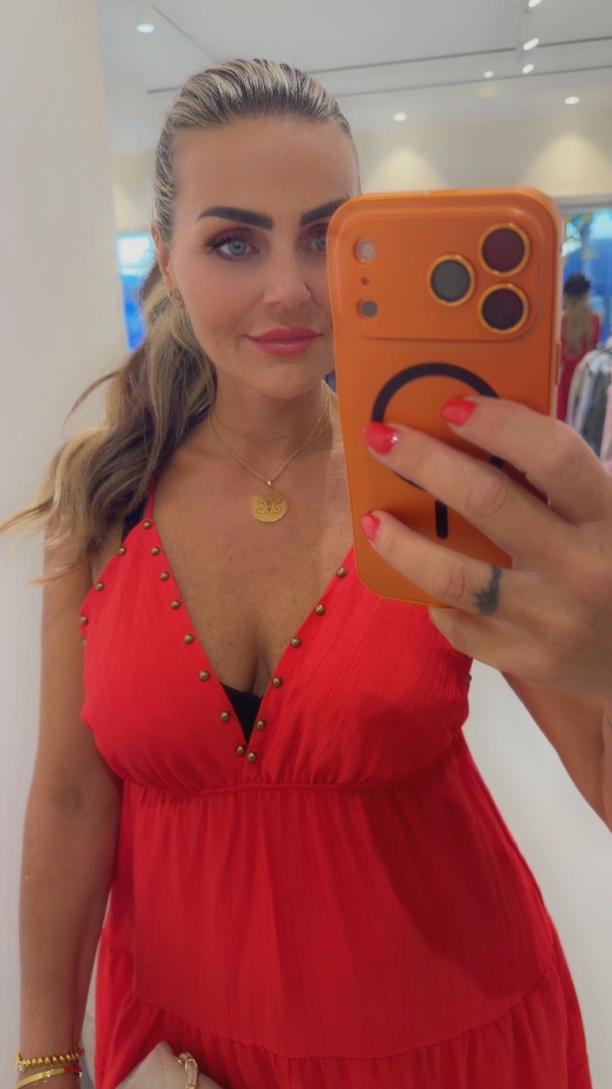 Stud dress rood