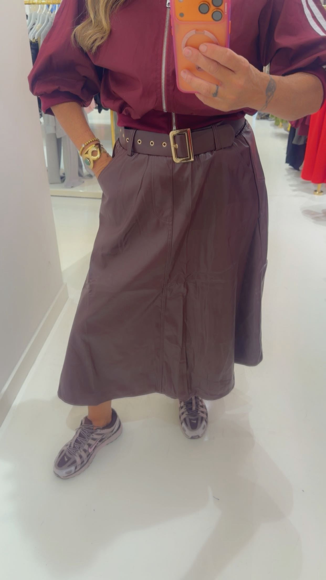 leather skirt burgendy met riem