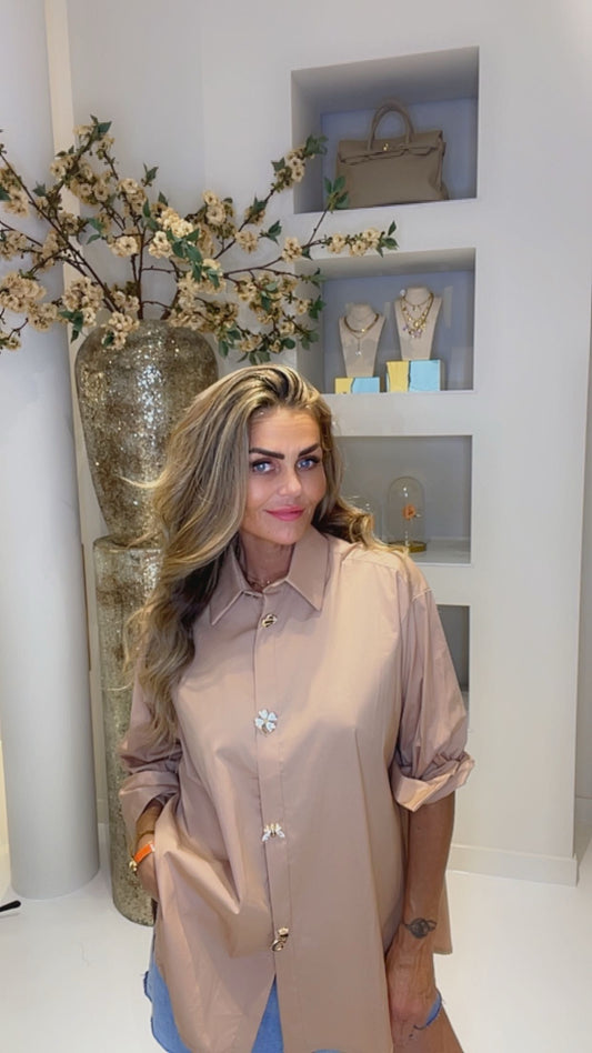 broche blouse camel