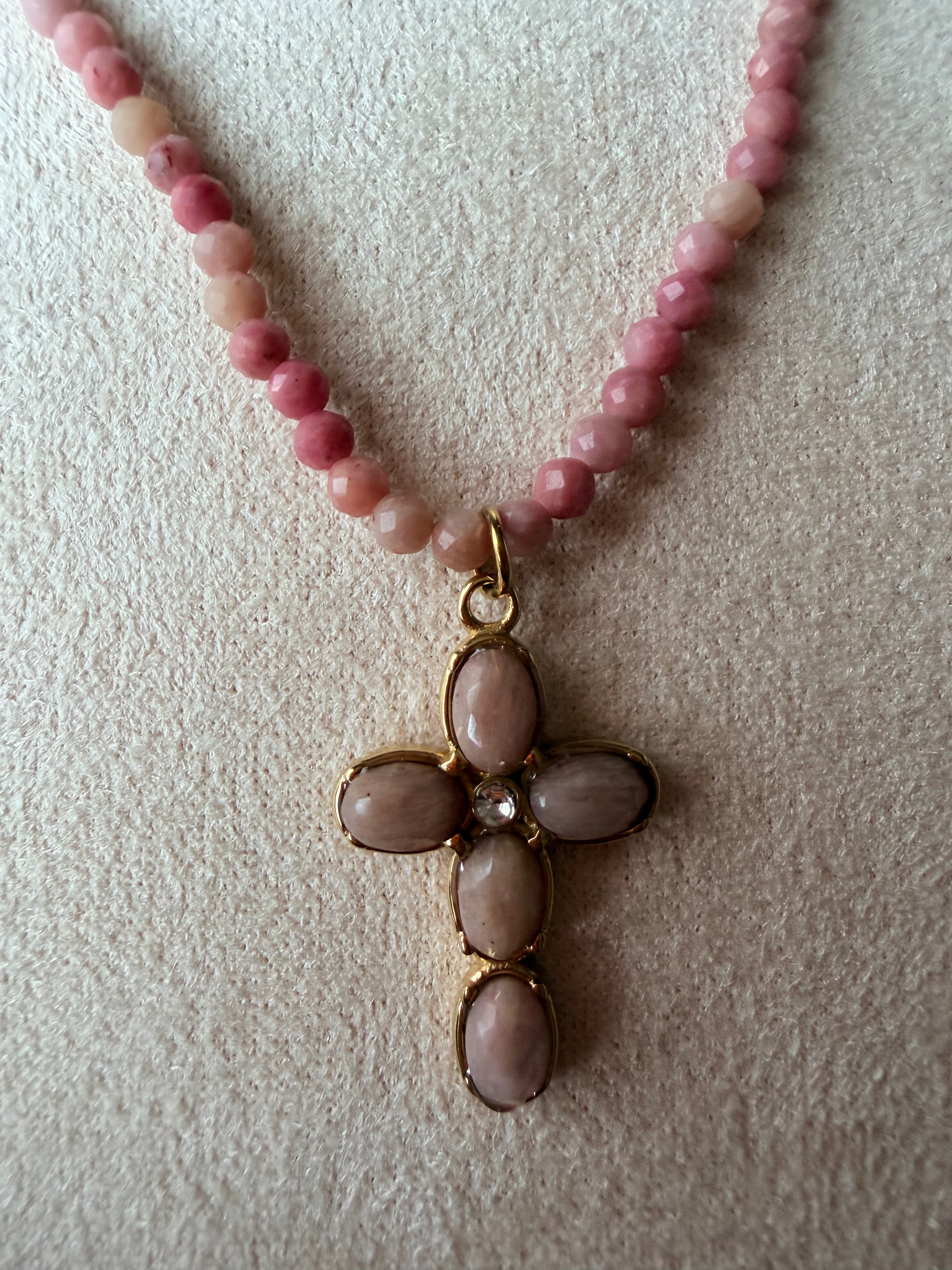 cross roze necklace