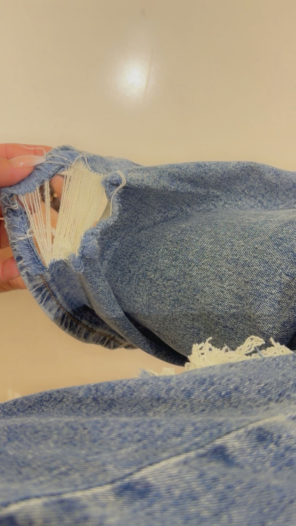 destroyed jeans laulia
