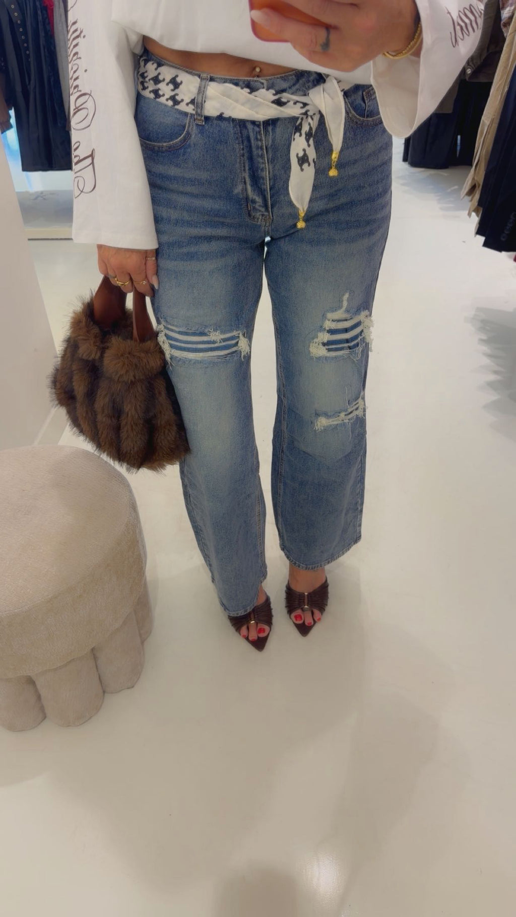 destroyed jeans laulia