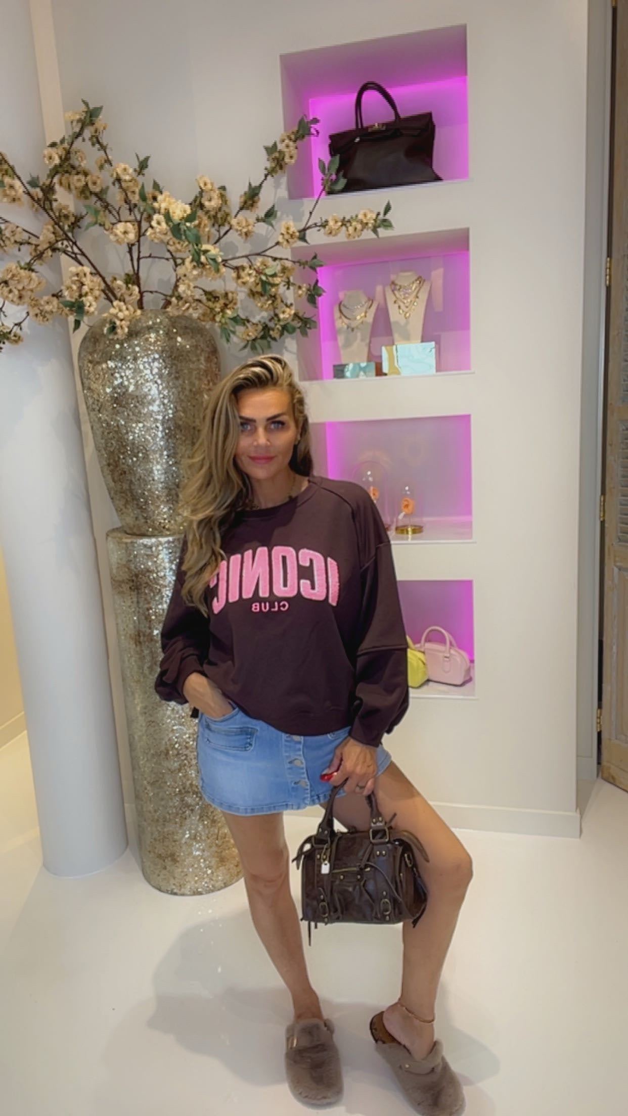 Iconic sweater bruin