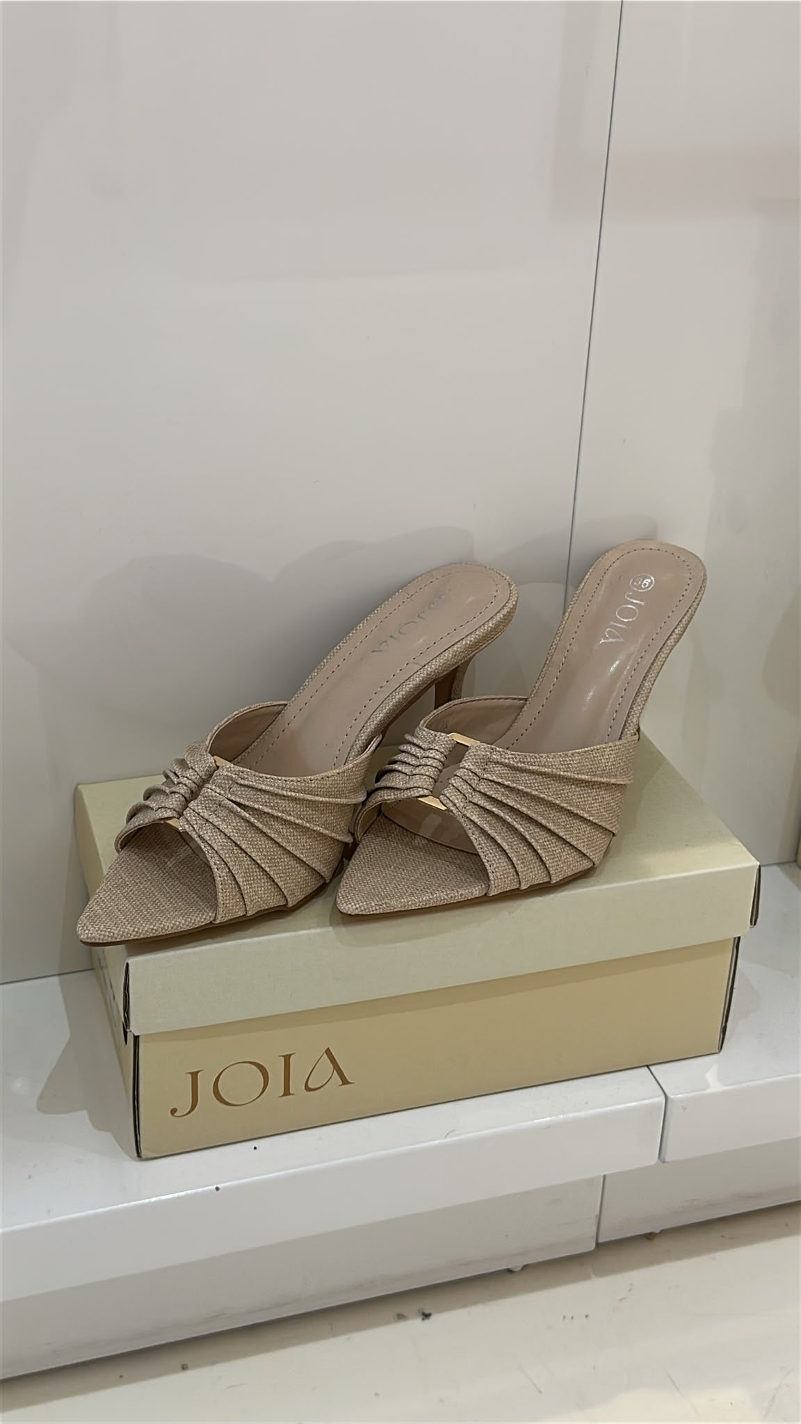 Yves heels beige