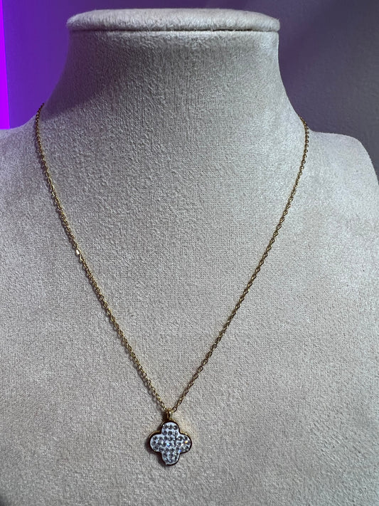 clover strass necklace