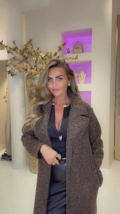 trenchcoat brown