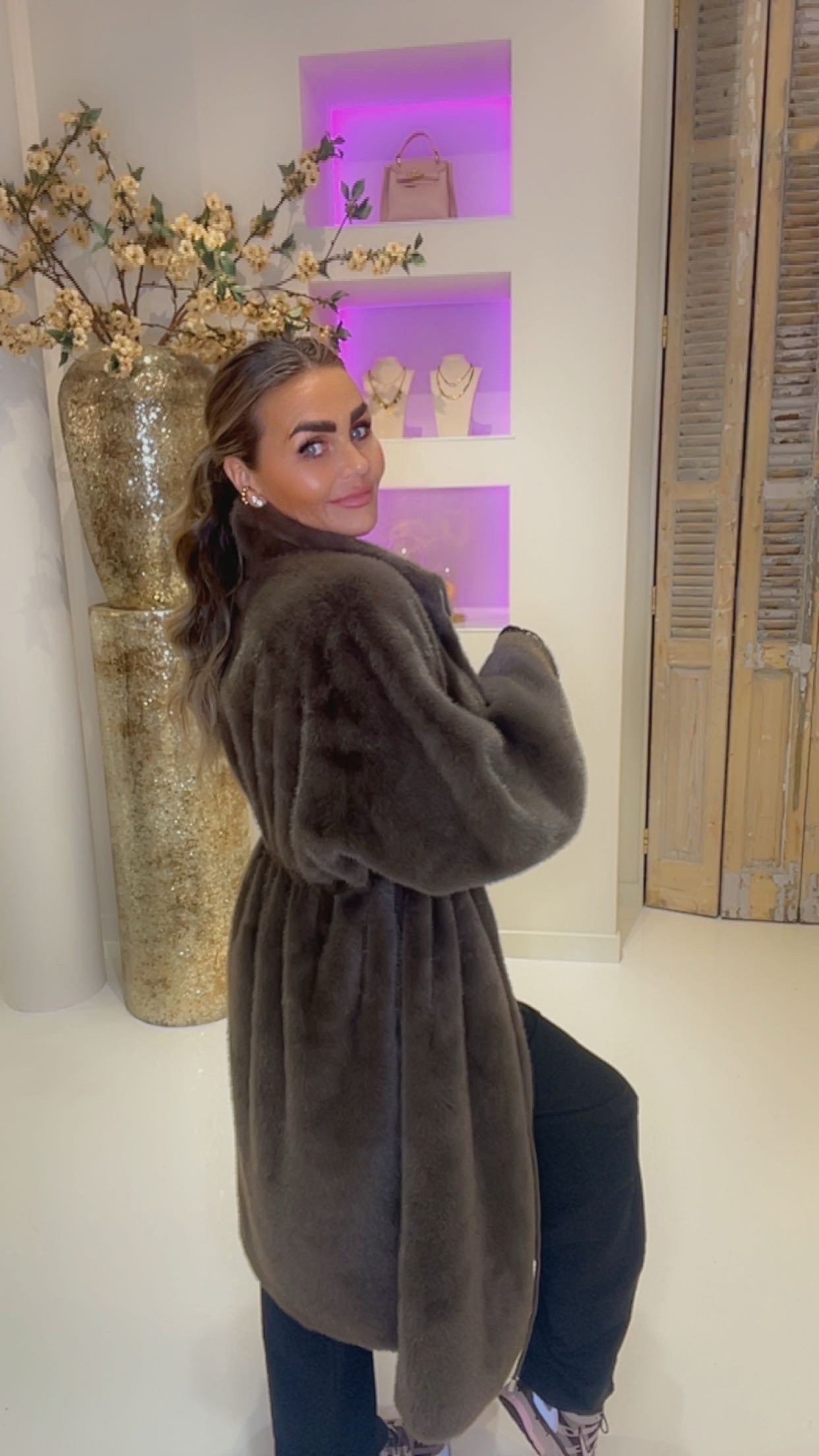 kim,s favorite faux fur jas