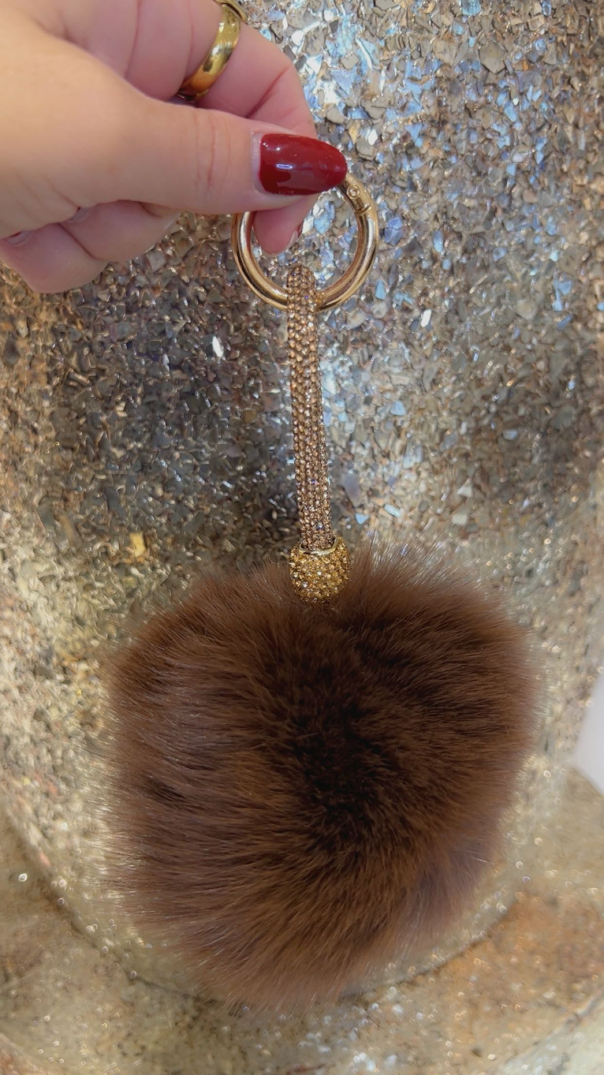 fluffy sleutel tas hanger brown