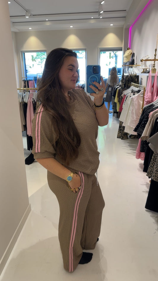 Jane set bruin