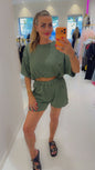 Gigi setje groen