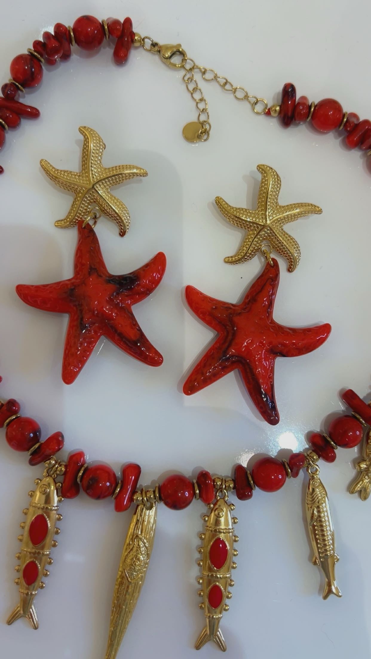 Starfish earrings red