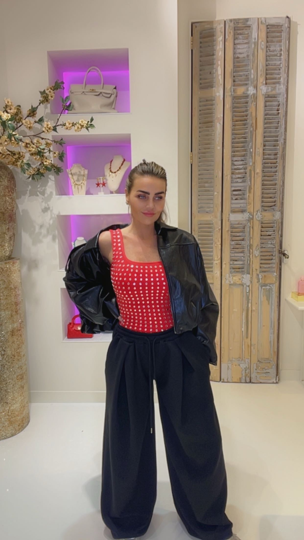 vicky jogger  zwart PRE ORDER !