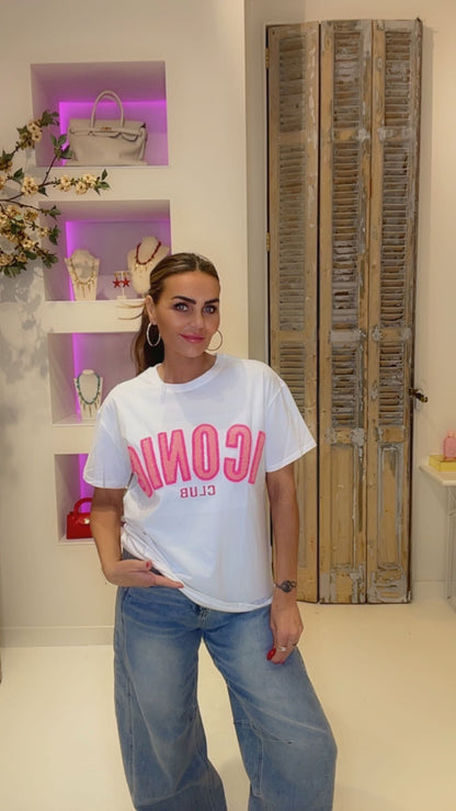 iconic tee wit