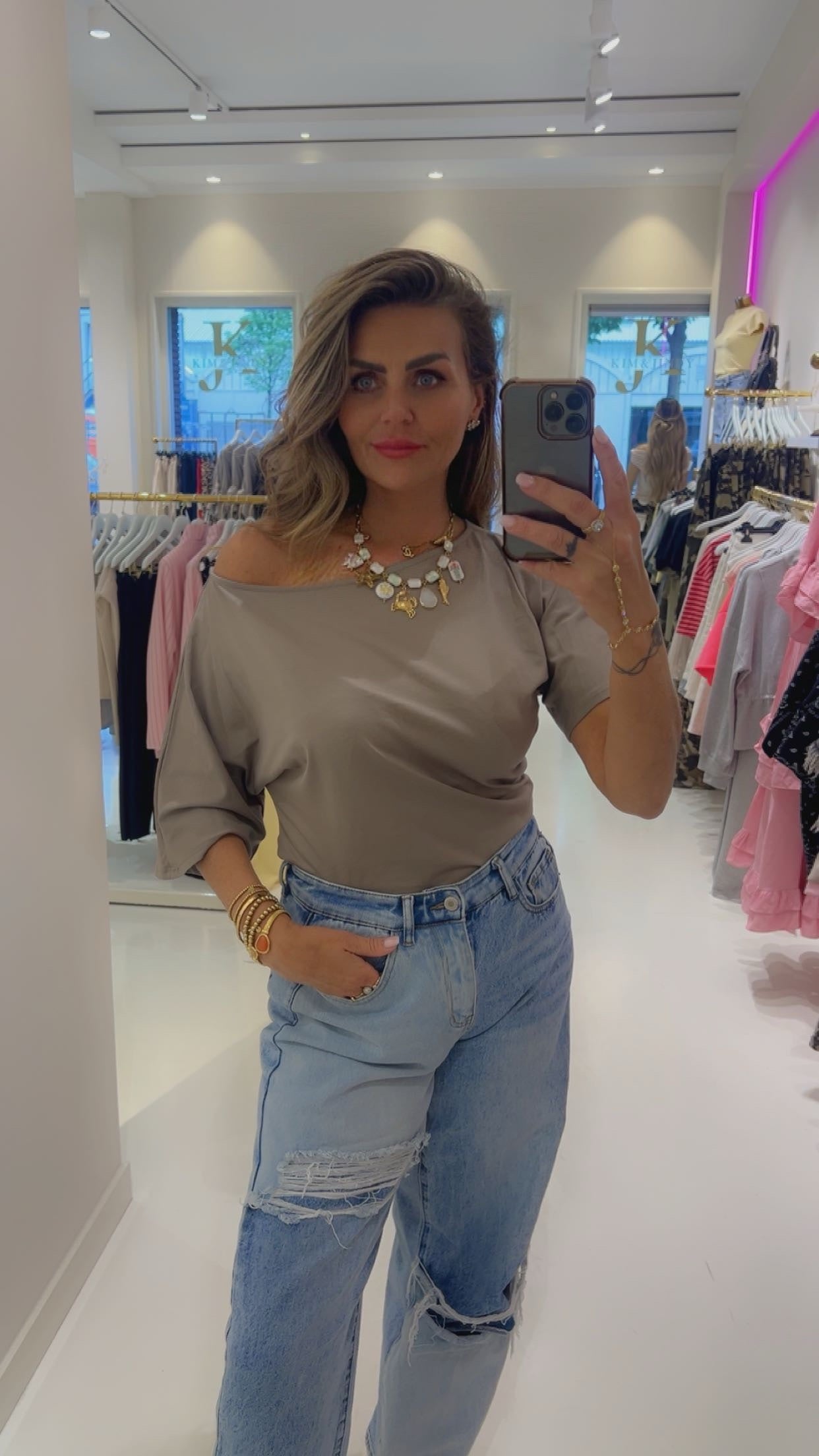 Taupe tee off sholder