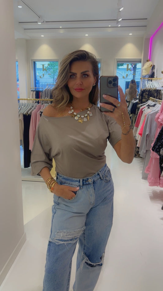 Taupe tee off sholder
