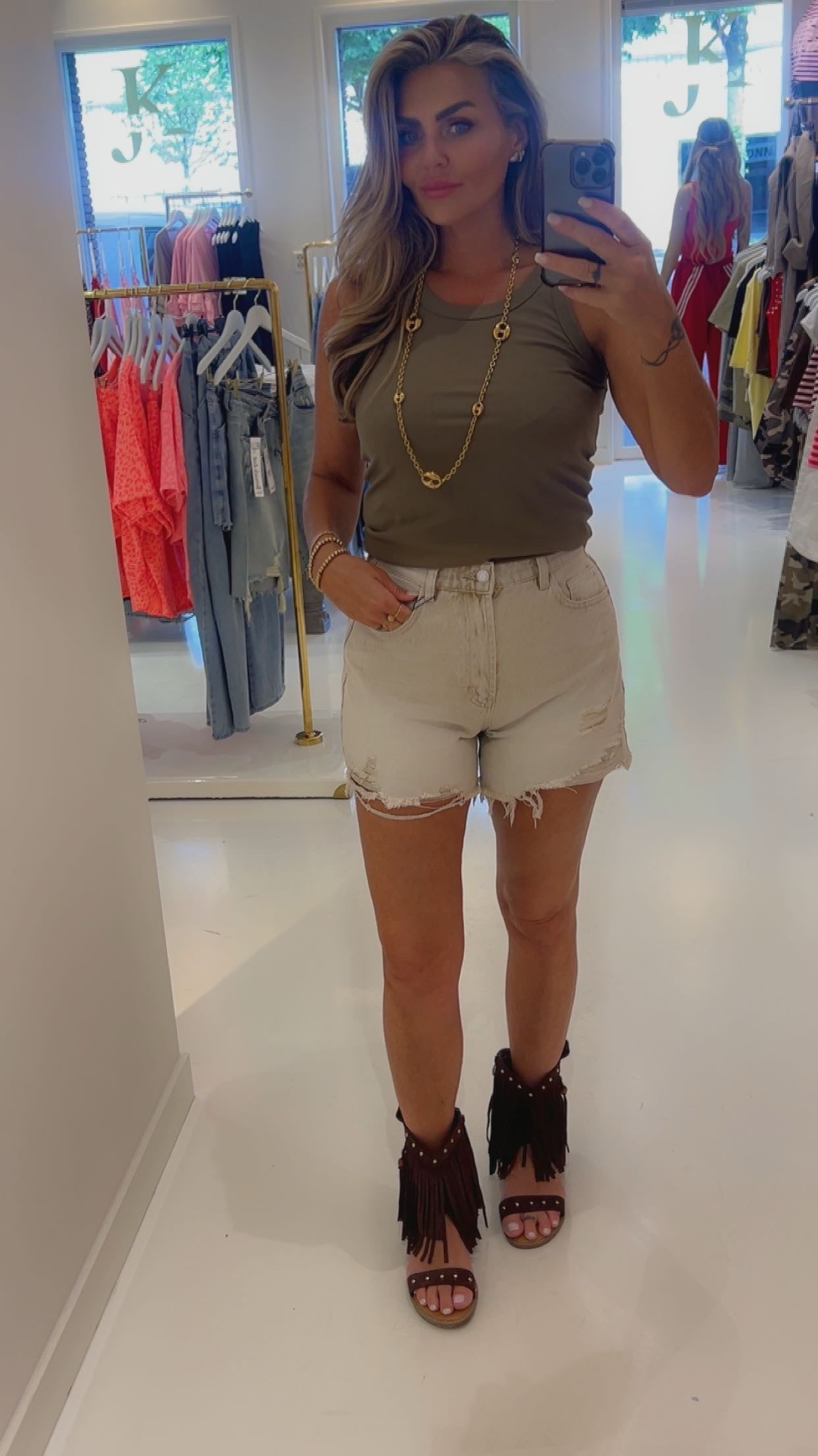nina jeans short beige