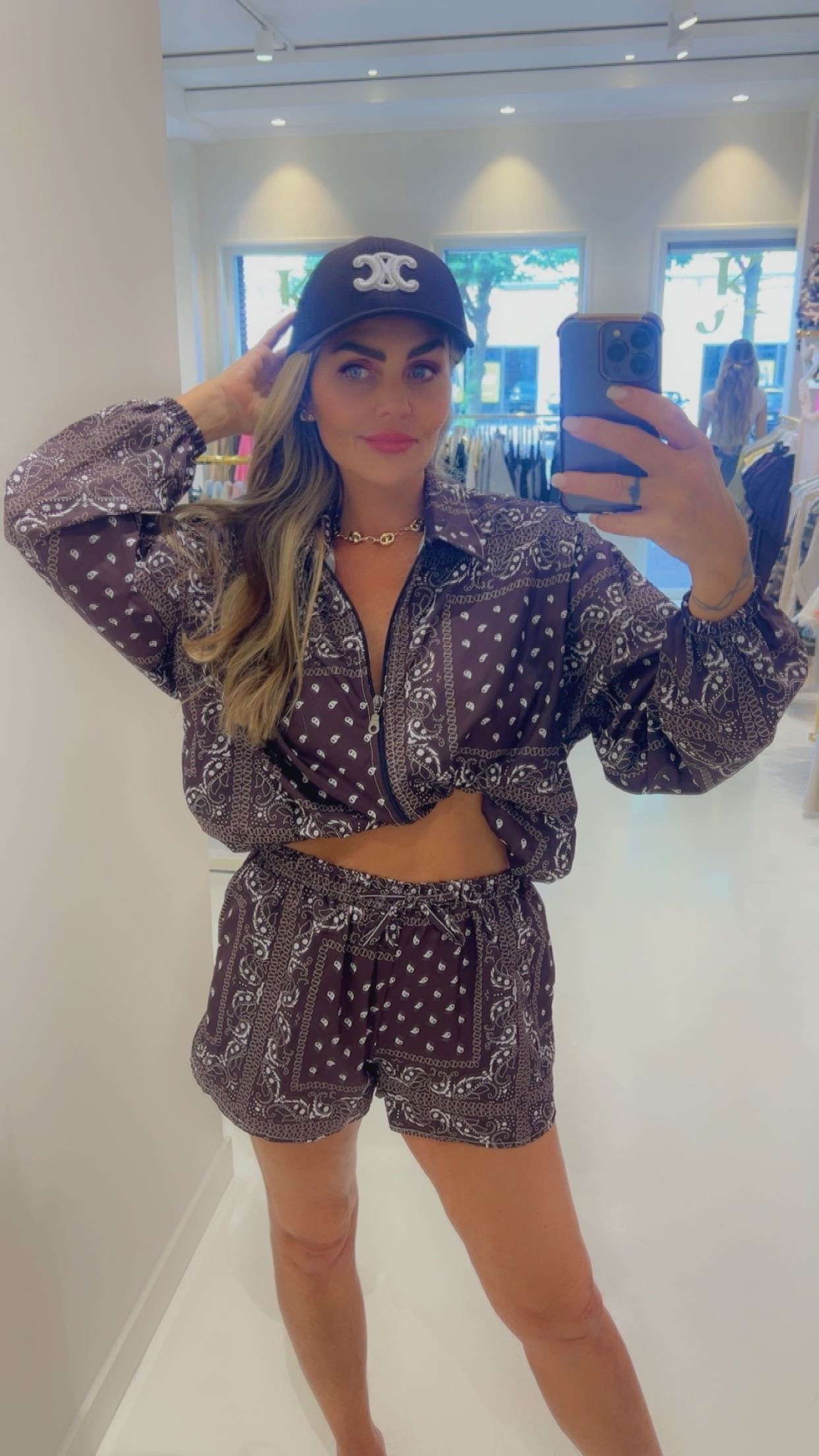 2-piece paisley brown