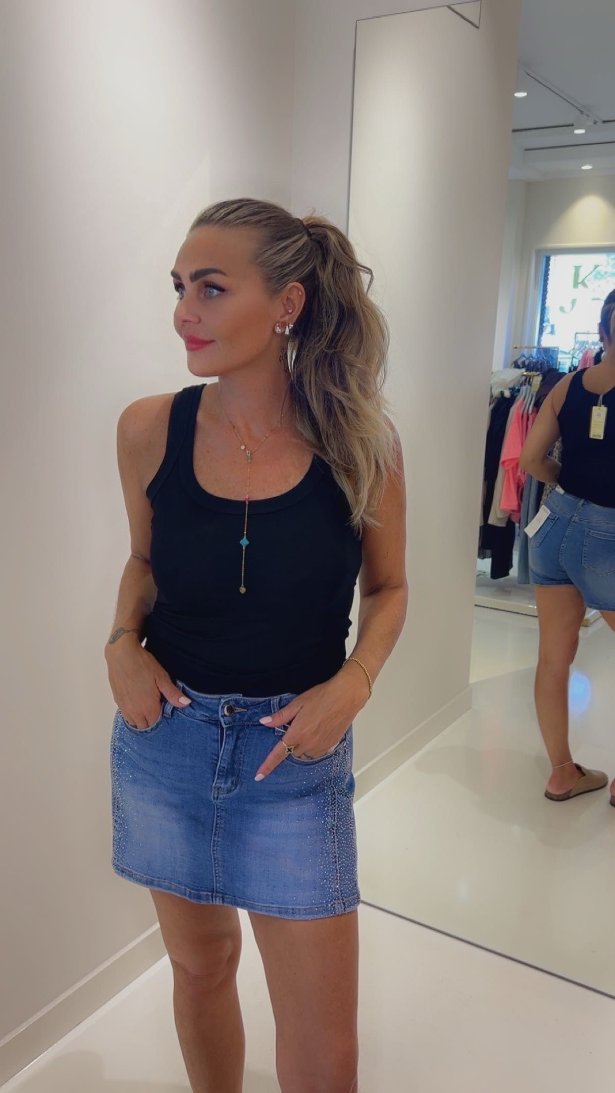 Basic top black