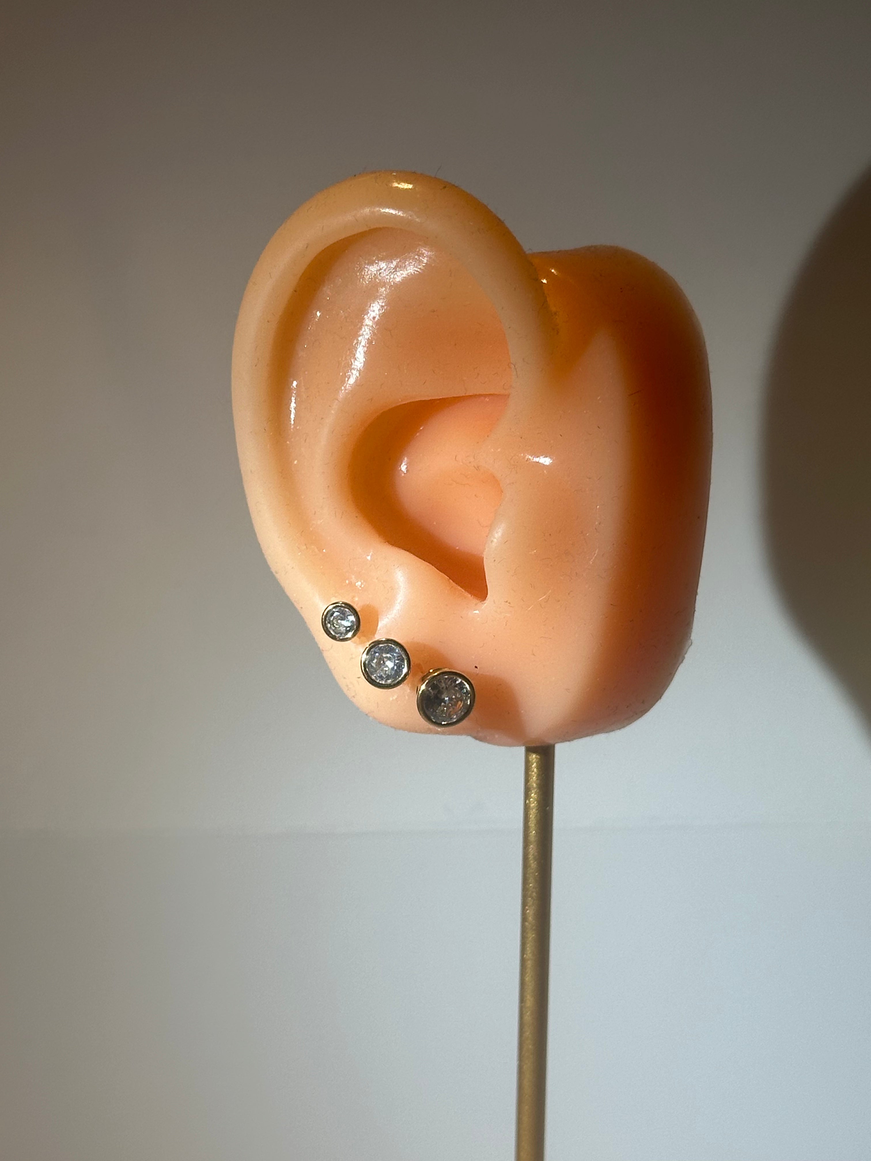 Basic stud earrings