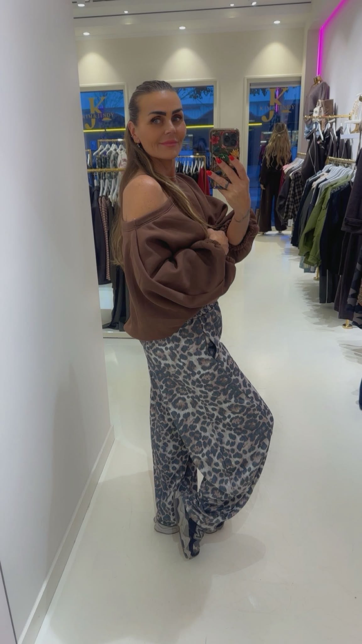 Oversized offsholder sweater Brown